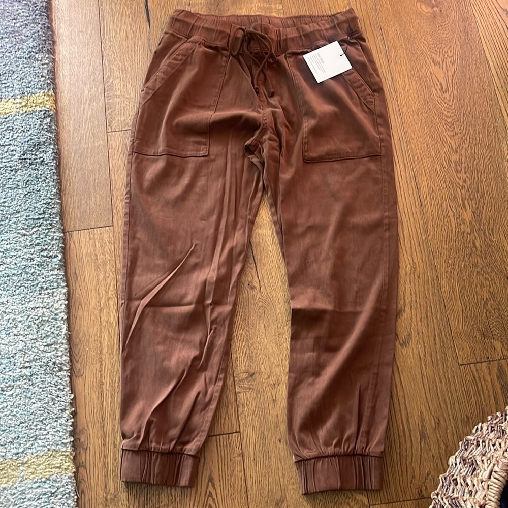 Bella Dahl brand new jogger
